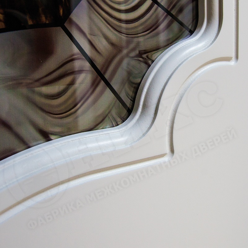 Дверь Оникс модель Венеция фреза цвет Эмаль белая сатинат витраж Бордо